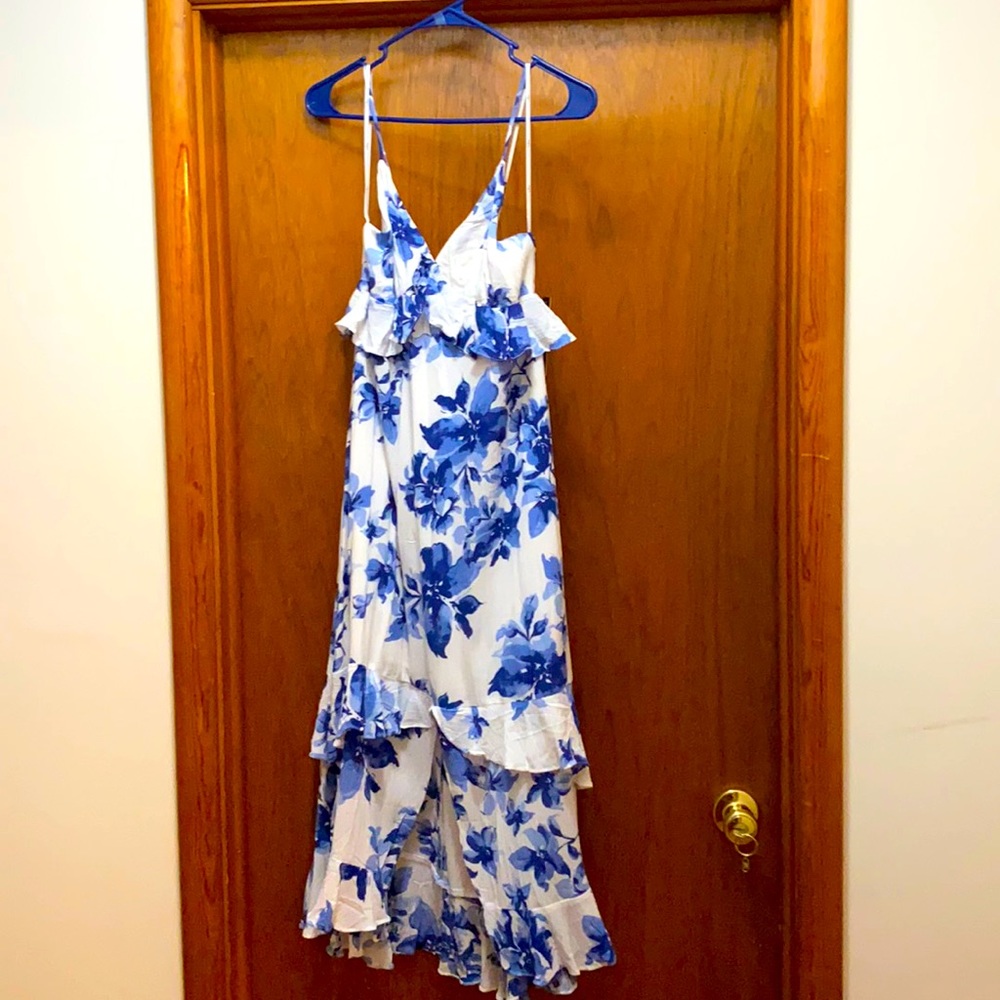 Lulu’s dress. Size small. Never worn tags are still on it! Perfect condition!
